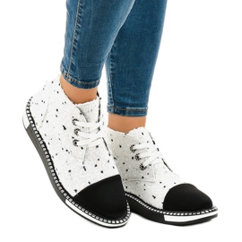 Weiße Schnürstiefel TS1811 2