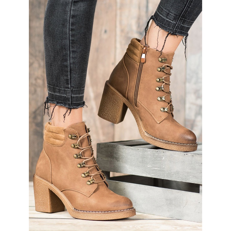 Queen Vivi Schnürstiefel mit Öko-Leder braun 1