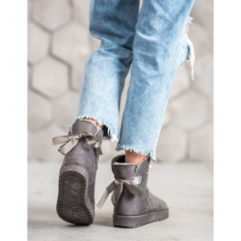 SHELOVET Mukluki mit Perlen grau 1