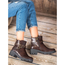 SHELOVET Braune Arbeiter 1