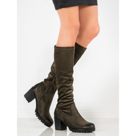 Stiefel auf der VINCEZA-Plattform grün 1