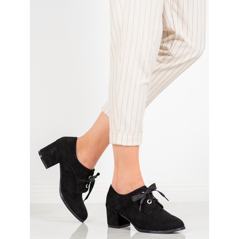 SHELOVET Gebundene Pumps auf einer Säule schwarz 1