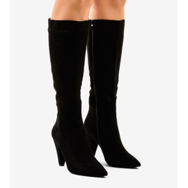 Schwarze Wildlederstiefel für Damen am 8677 Post 1