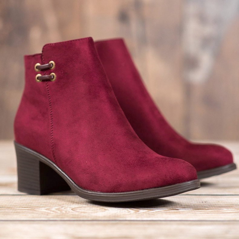 Clowse Burgunder Booties auf der Post rot 2
