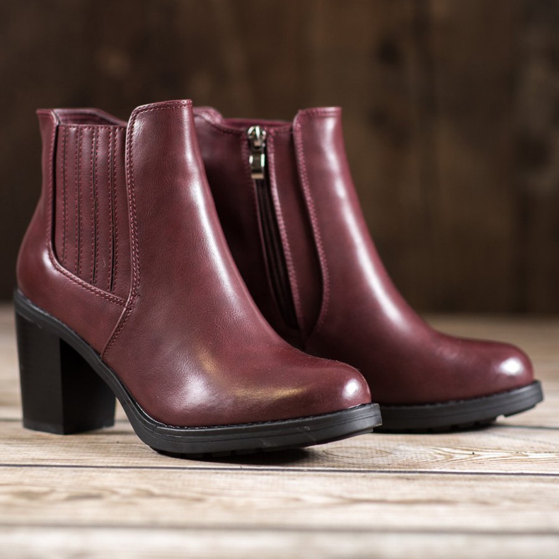 Comer Stiefel aus Ökoleder rot 1