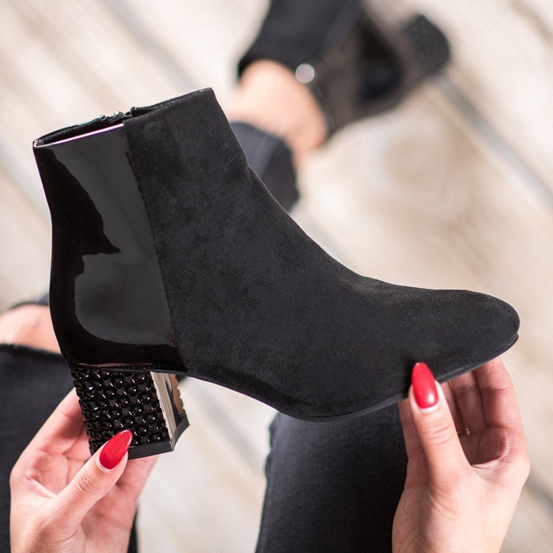 SHELOVET Modische Stiefel auf der Post schwarz 1