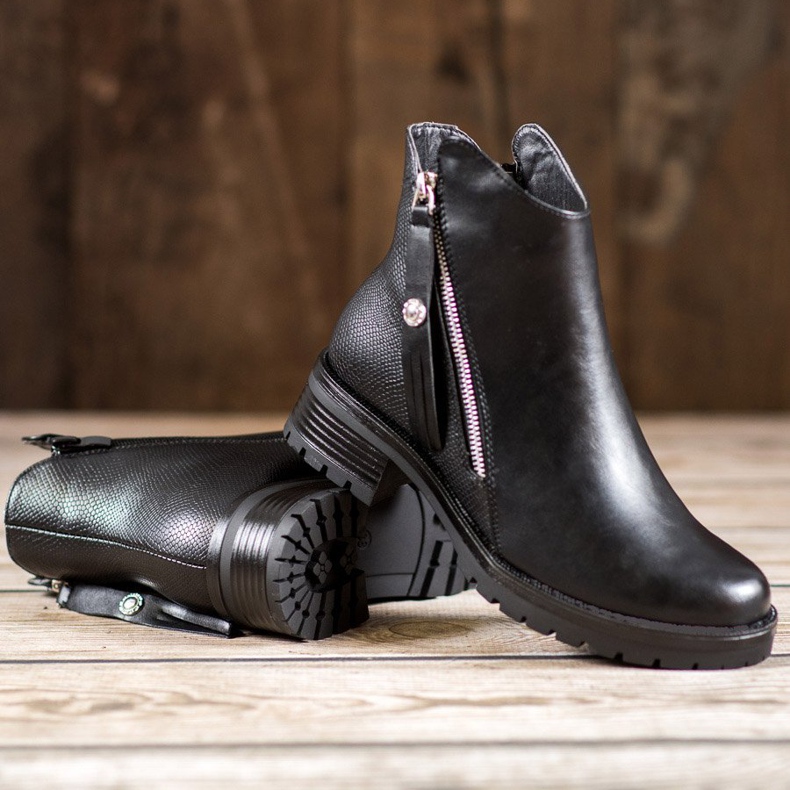 Super Me Schwarze Stiefeletten an einem Reißverschluss 1