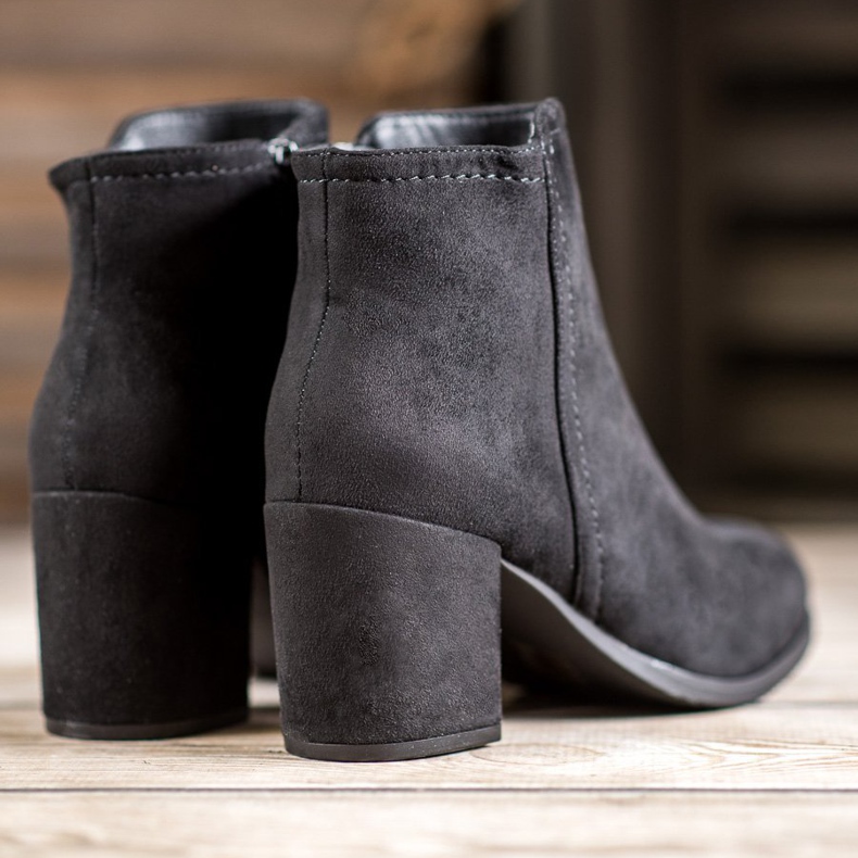 Clowse Klassische schwarze Stiefel 1