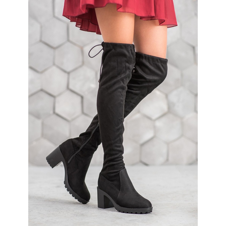 Small Swan Wildleder-Musketiere auf einer Säule schwarz 2