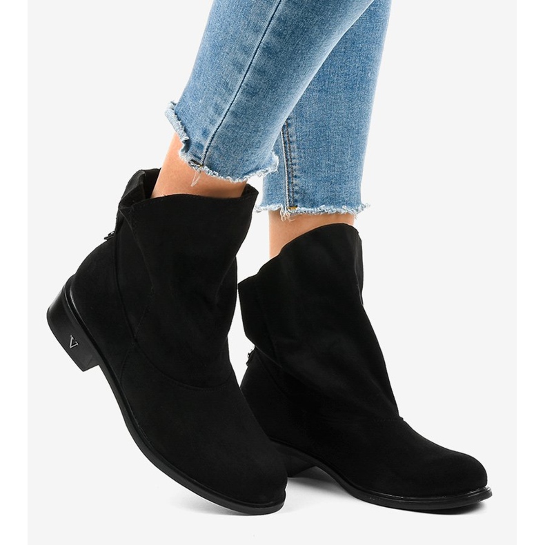 Schwarze flache isolierte Stiefel 6672-6 2