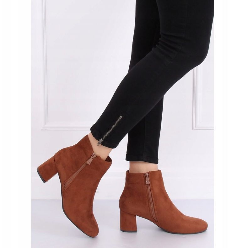 Braune Stiefel mit hohen Absätzen K1825116 Cuero 1