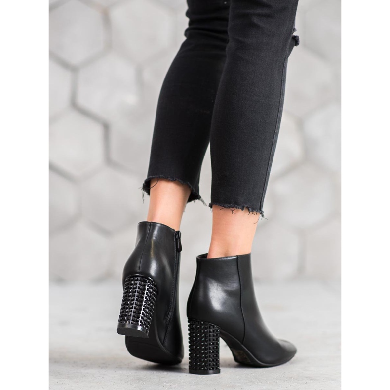 SHELOVET Stiefel mit dekorativem Absatz schwarz 1