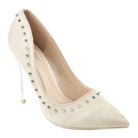 Beige Pumps auf einem NF-04 Absatz 1