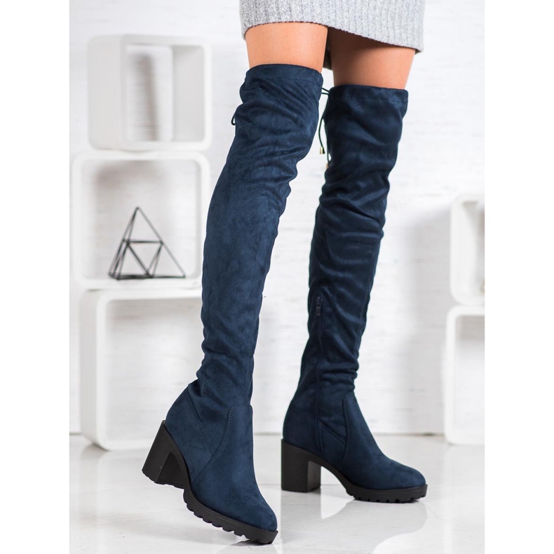 Small Swan Wildleder-Musketiere auf einer Säule blau 1