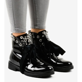 Schwarz lackierte isolierte Stiefel A3320EA 1