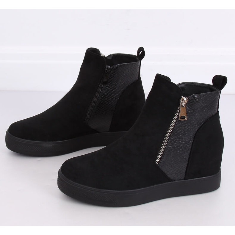 Schwarz RQ235 Schwarze Stiefel auf einem versteckten Keil 2