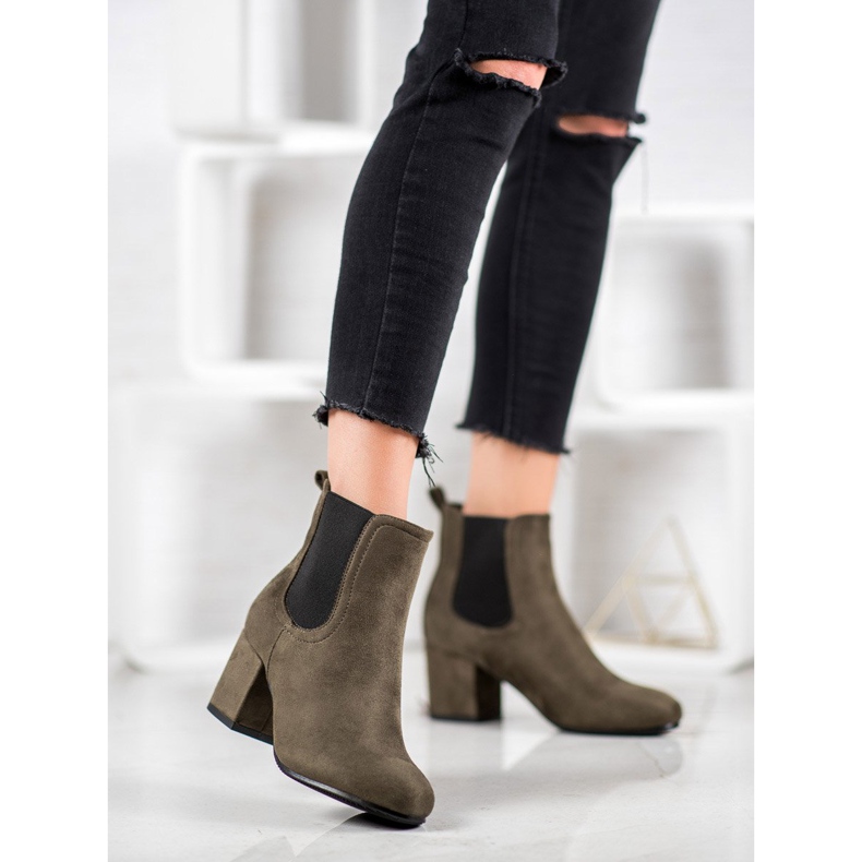 Bestelle Slip-On-Stiefel an einem Pfosten khaki grün 1