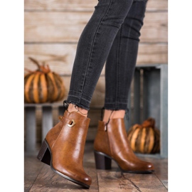 Ideal Shoes Klassische Stiefel aus Ökoleder braun 2