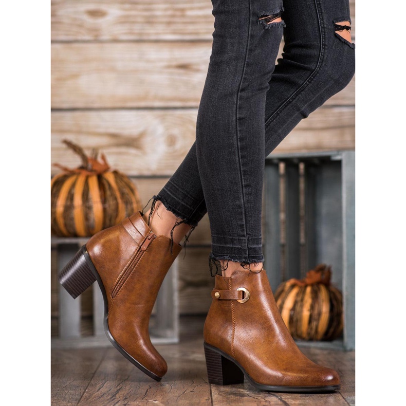 Ideal Shoes Klassische Stiefel aus Ökoleder braun 1