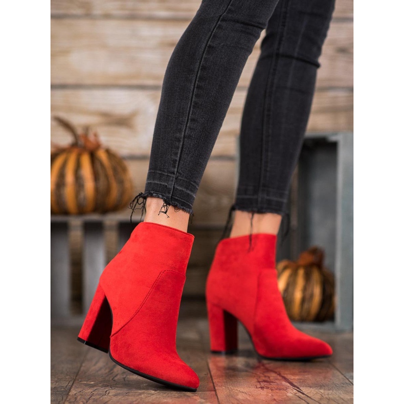 Ideal Shoes Klassische Stiefel auf einem Pfosten rot 2