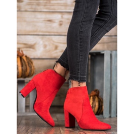 Ideal Shoes Klassische Stiefel auf einem Pfosten rot 1