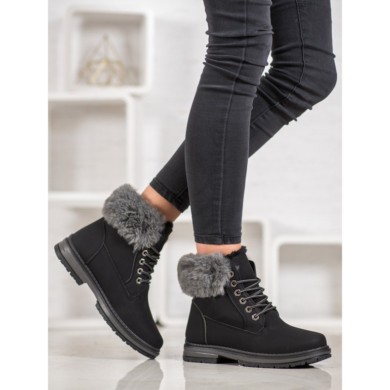 SHELOVET Schwarze Trapper mit Fell 1