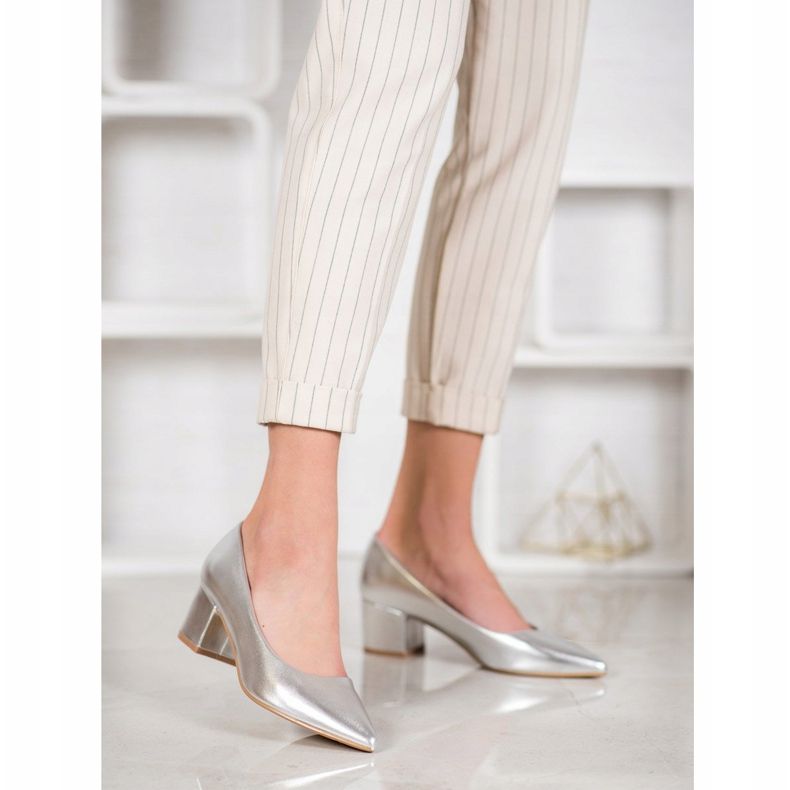 Ideal Shoes Stilvolle silberne Pumps grau 2