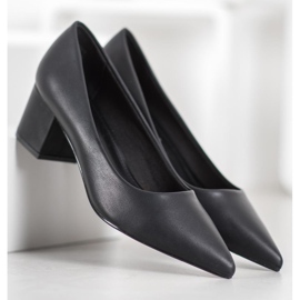 Ideal Shoes Stilvolle schwarze Pumps 2