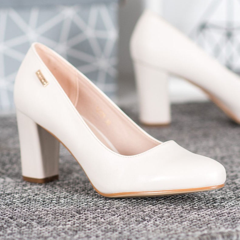 Sergio Leone Bequeme Pumps auf einer Säule braun 1