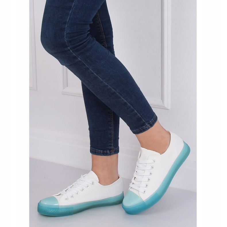 Sneakers auf einer bunten Sohle, weiß und blau FG-2948 Blue 2