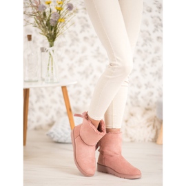 SHELOVET Rosa Mukluki auf der Plattform 1