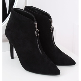 Schwarze Stiefel auf Anstecknadel schwarz A3-029 Schwarz 2