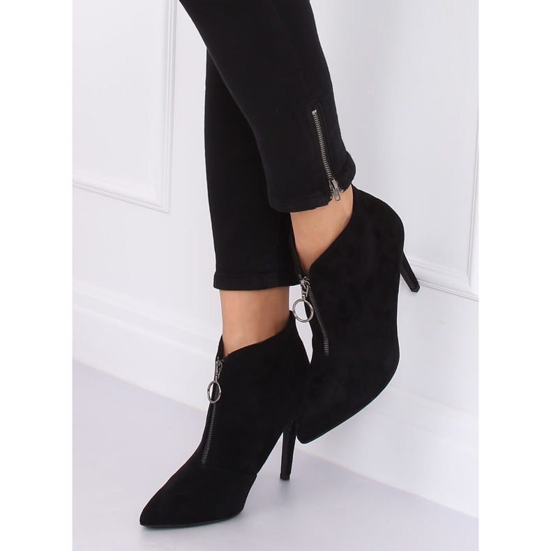 Schwarze Stiefel auf Anstecknadel schwarz A3-029 Schwarz 1