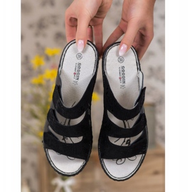 Goodin Hausschuhe aus schwarzem Leder 1