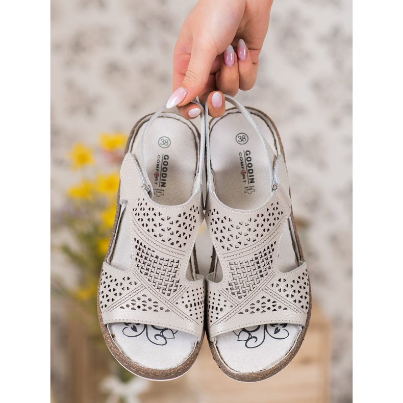 Goodin Durchbrochene Keilsandalen grau 1