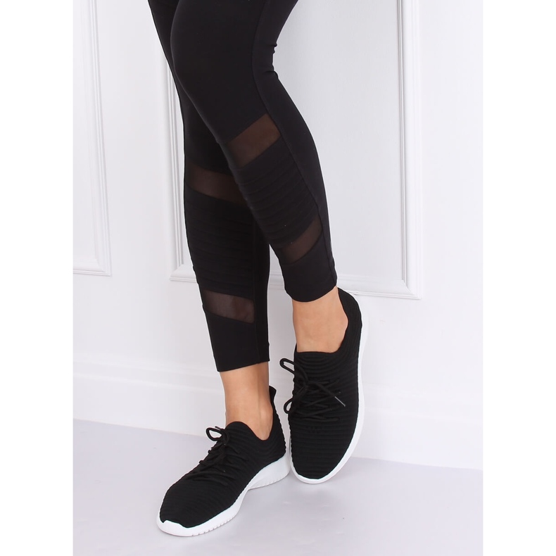 Schwarze Sportschuhe 7759-Y Schwarz 1