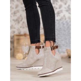 Filippo Durchbrochene Stiefel auf einem Keil braun 2