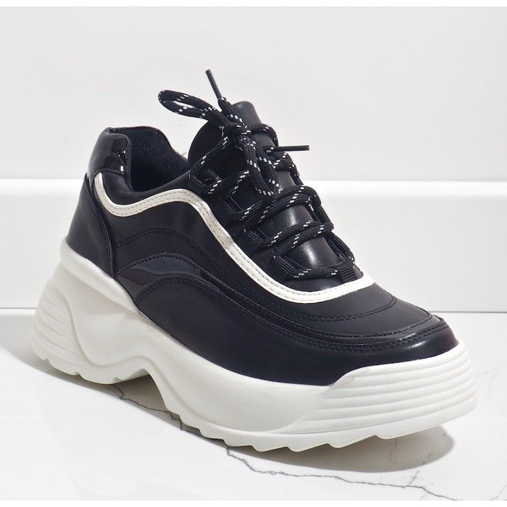 Schwarze Sport-Sneaker aus Kunstleder 7918-Y 1