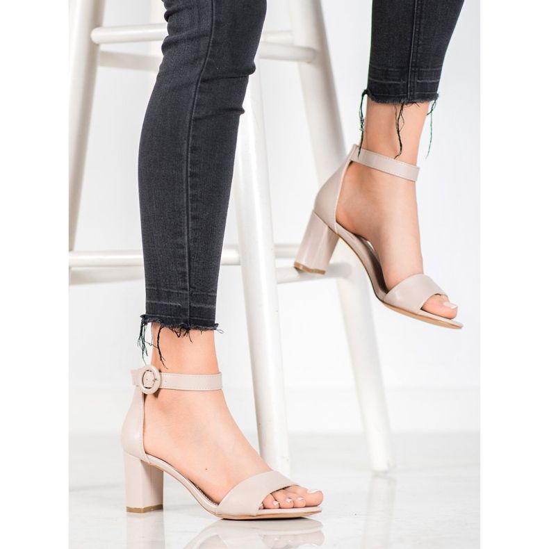 Evento Klassische Sandalen mit hohen Absätzen beige 2