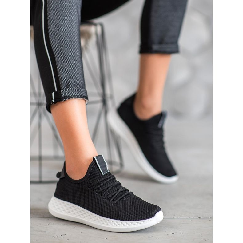 SHELOVET Sportschuhe mit Mesh schwarz 2