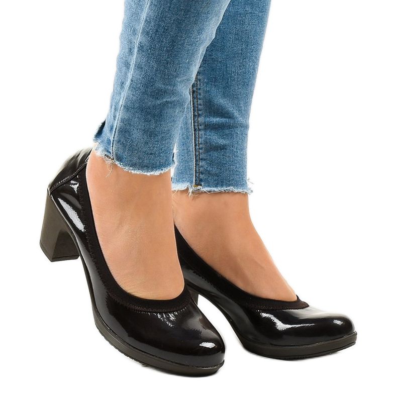 Braun lackierte Pumps an der Säule 579-2 1