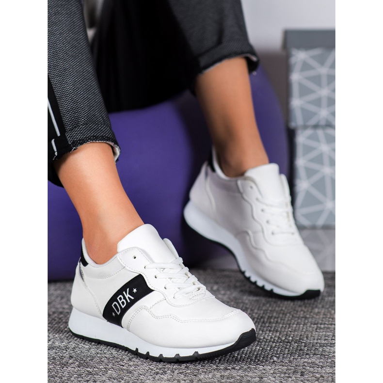 SHELOVET Weiße Sportschuhe 1