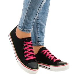 Schwarze klassische niedrige Sneakers W03 grün 2