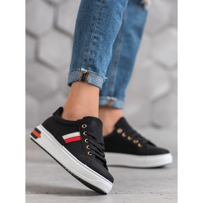 SHELOVET Sportschuhe aus Öko-Leder schwarz 1