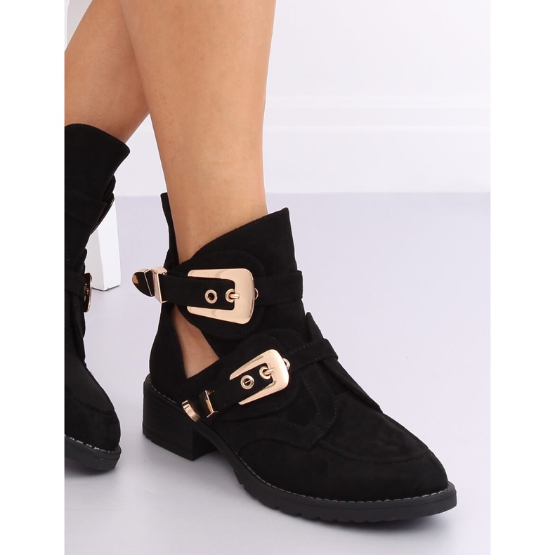 Schwarze Stiefel mit Cut-Outs ZE01P Schwarz 2