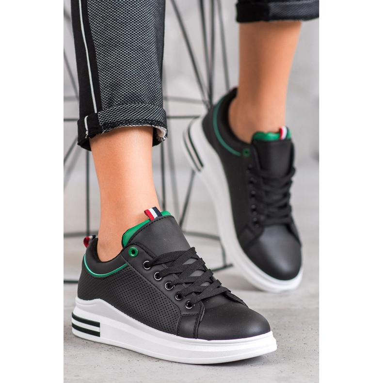 SHELOVET Schwarze Turnschuhe auf der Plattform 1