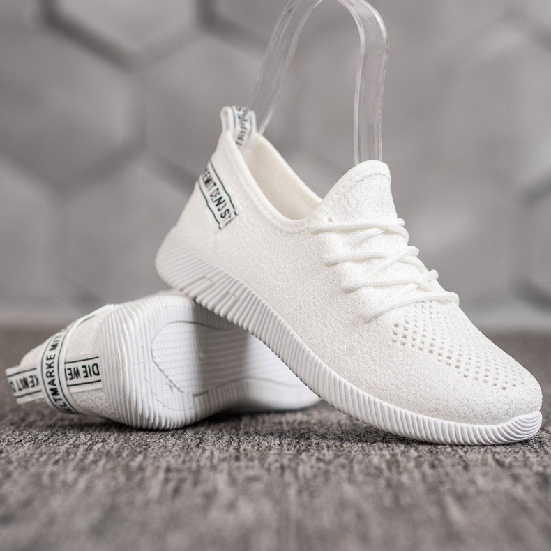 SHELOVET Durchbrochene Textil-Sneakers weiß 1