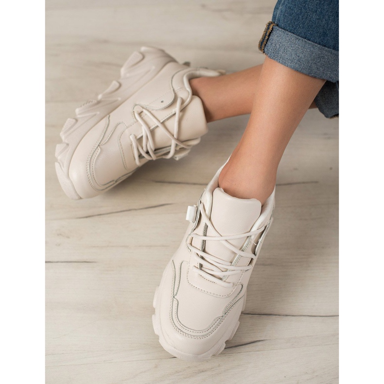 Bella Paris Beige Sneakers zum Schnüren 1