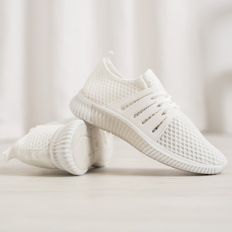 SHELOVET Stylische Schuhe mit Mesh weiß 1