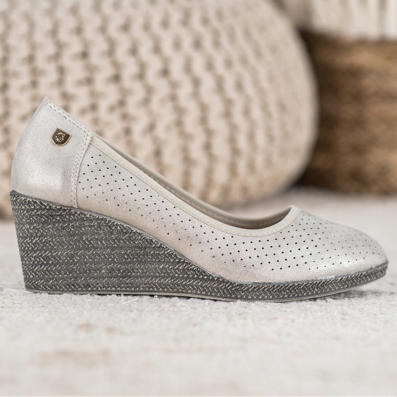 Leichte Keilpumpen beige 1